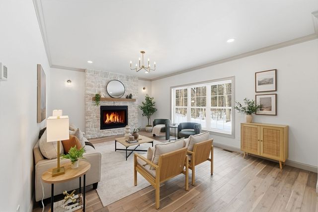 27 Coleman Ave, Attleboro, MA 02703