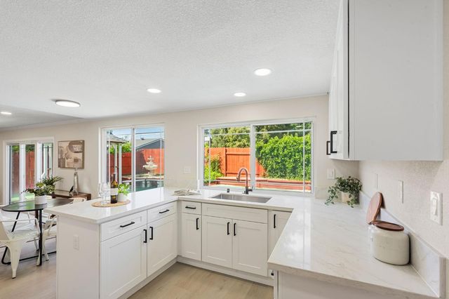 9243 Carla Way, Sacramento, CA 95826