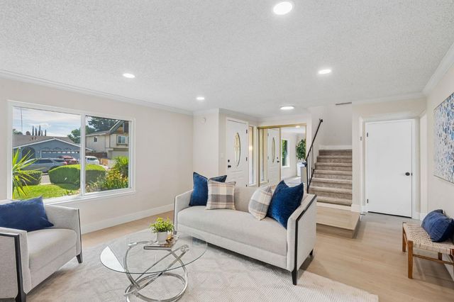 9243 Carla Way, Sacramento, CA 95826