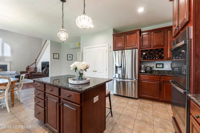 7 Green Springs Way, Freehold, NJ 07728