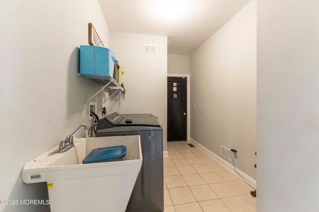 7 Green Springs Way, Freehold, NJ 07728