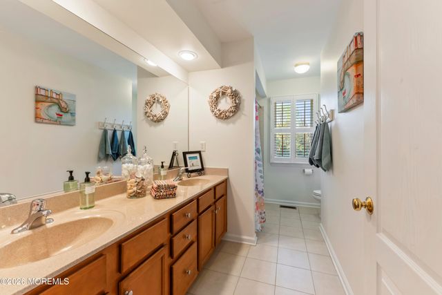 7 Green Springs Way, Freehold, NJ 07728