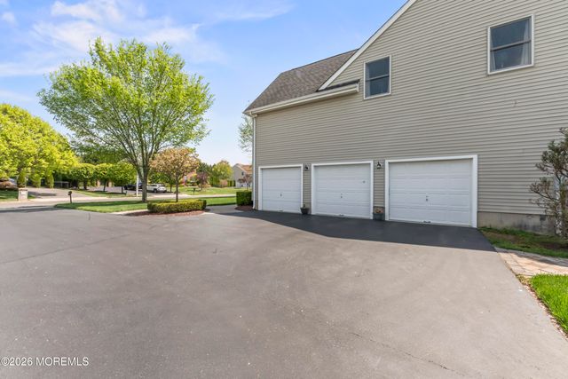 7 Green Springs Way, Freehold, NJ 07728