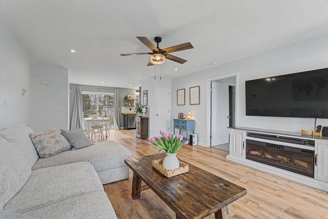 509 D V Circle, Spring Hill, TN 37174