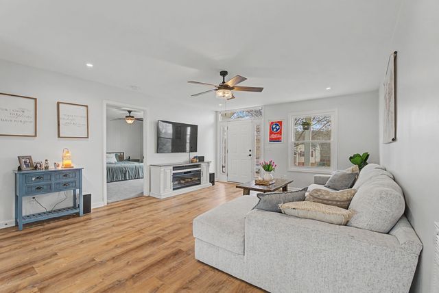 509 D V Circle, Spring Hill, TN 37174