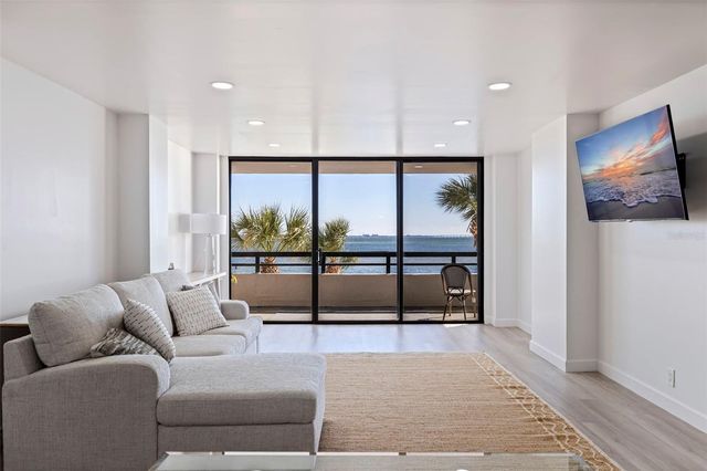 5700 MARINER STREET 305, Tampa, FL 33609