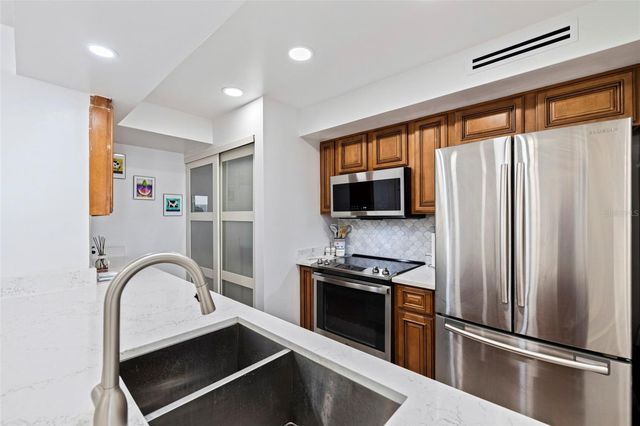 5700 MARINER STREET 305, Tampa, FL 33609