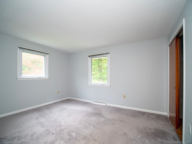 499 Village Street, North Branford, CT 06472