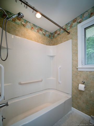 499 Village Street, North Branford, CT 06472