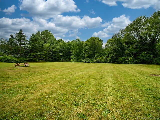 499 Village Street, North Branford, CT 06472