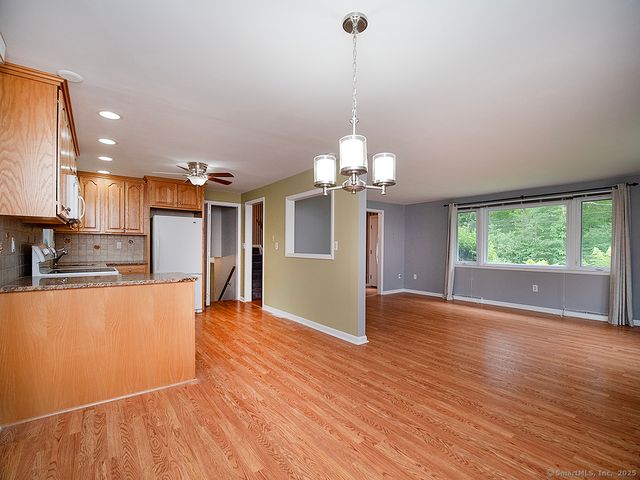 499 Village Street, North Branford, CT 06472