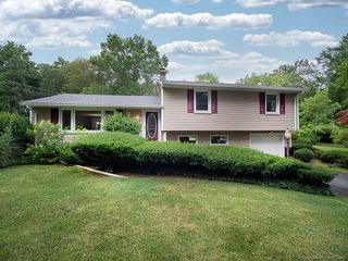 499 Village Street, North Branford, CT 06472