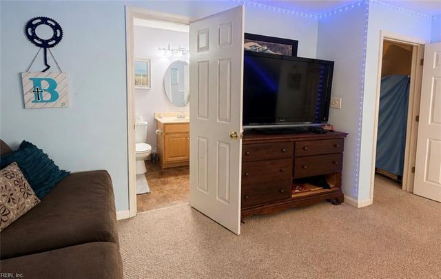 8077 Founders Mill WAY, Gloucester, VA 23061