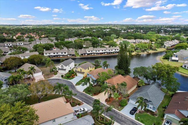 2231 Soundings Court, Greenacres, FL 33413