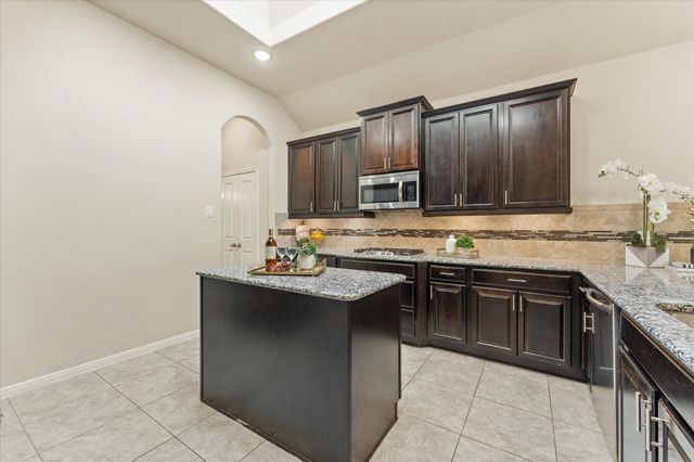 18130 Millau Viaduct Way, Houston, TX 77044