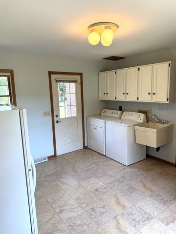 4611 Woods Tower Drive, Newburgh, IN 47630
