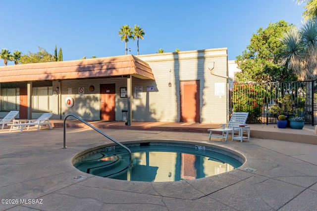 8450 E Old Spanish Trl Apt 117, Tucson, AZ 85710