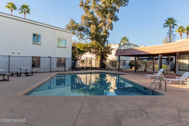 8450 E Old Spanish Trl Apt 117, Tucson, AZ 85710