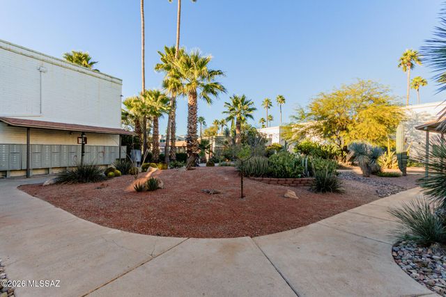 8450 E Old Spanish Trl Apt 117, Tucson, AZ 85710