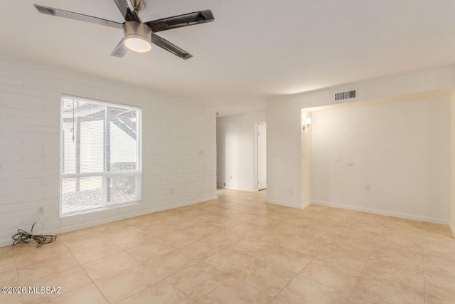 8450 E Old Spanish Trl Apt 117, Tucson, AZ 85710