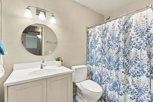 140 Walnut 2F, San Diego, CA 92103