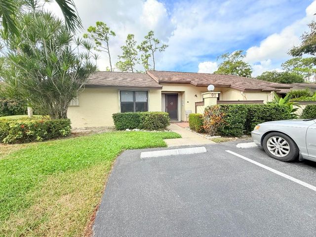 91 Rose Bay Court, Royal Palm Beach, FL 33411