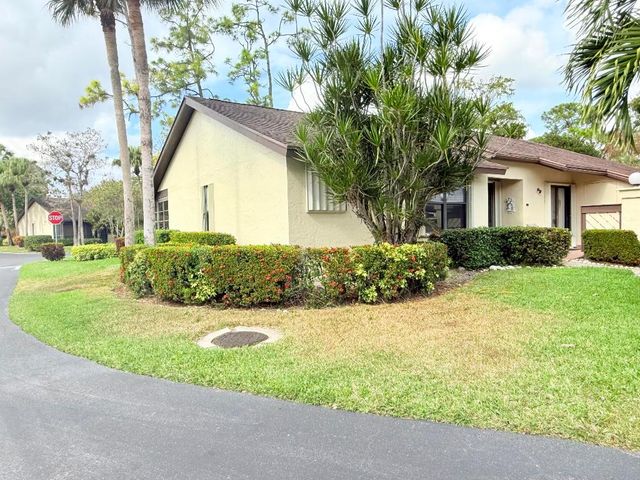 91 Rose Bay Court, Royal Palm Beach, FL 33411