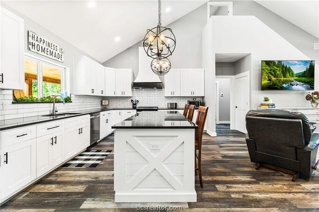 7196 South County Road 458, Normangee, TX 77871