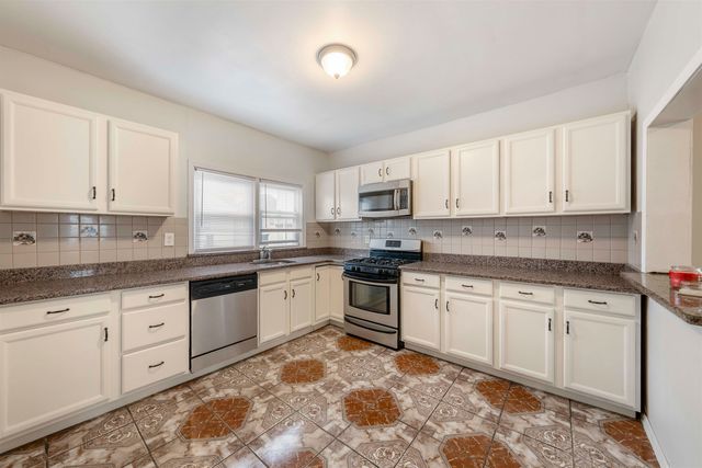 352 FOREST ST, Kearny, NJ 07032