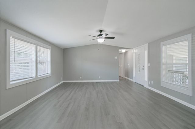22 Niederwald DR, Kyle, TX 78640