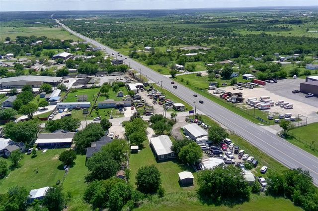 22 Niederwald DR, Kyle, TX 78640
