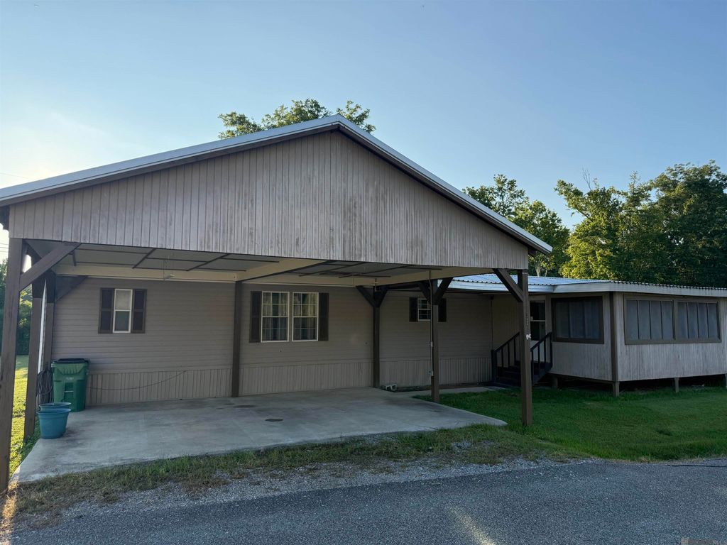 25880 Sawmill Rd, Plaquemine, LA 70764