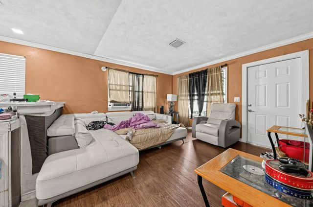 1209 W 26th Court, West Palm Beach, FL 33404