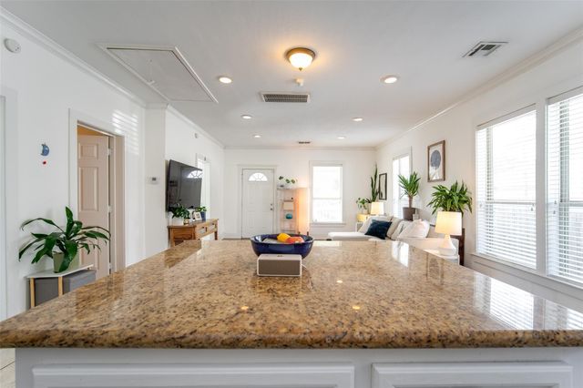 2116 Carter Street, Houston, TX 77008