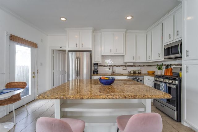 2116 Carter Street, Houston, TX 77008