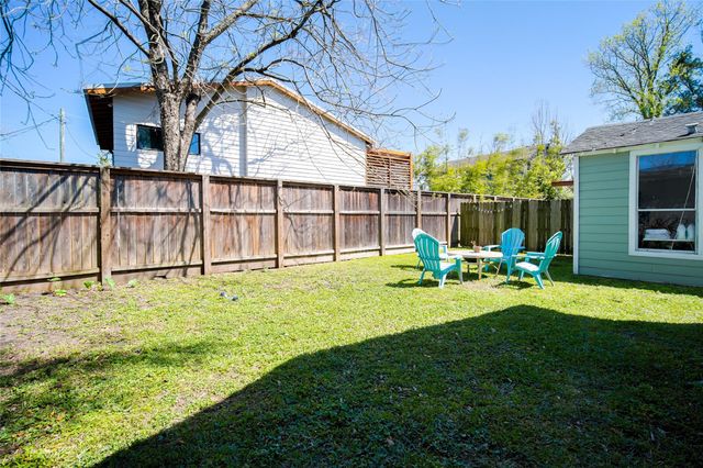 2116 Carter Street, Houston, TX 77008