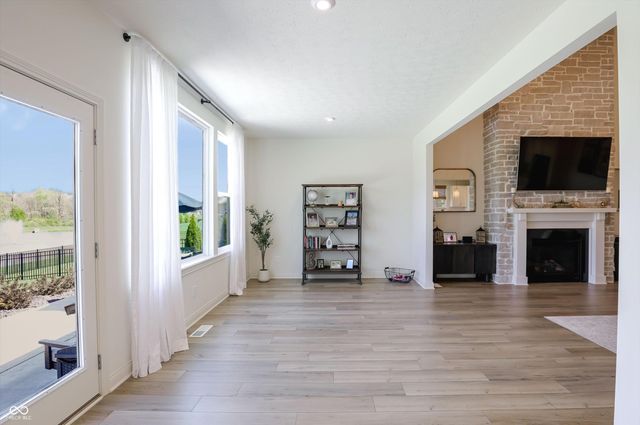 702 Whispering Oaks Drive, Carmel, IN 46032