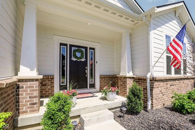 702 Whispering Oaks Drive, Carmel, IN 46032
