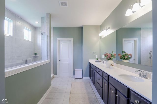 702 Whispering Oaks Drive, Carmel, IN 46032