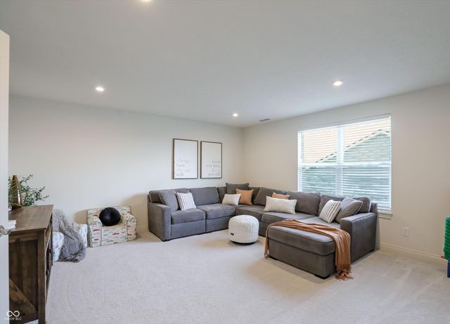 702 Whispering Oaks Drive, Carmel, IN 46032