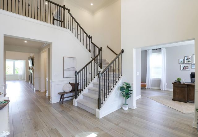 702 Whispering Oaks Drive, Carmel, IN 46032