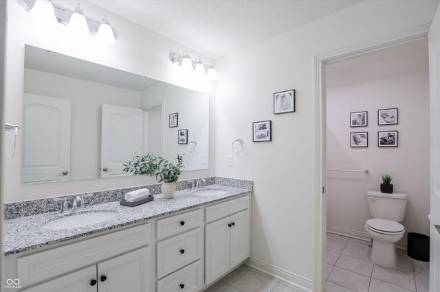 702 Whispering Oaks Drive, Carmel, IN 46032