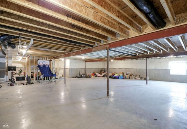 702 Whispering Oaks Drive, Carmel, IN 46032