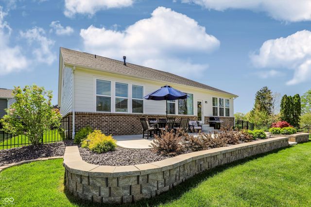 702 Whispering Oaks Drive, Carmel, IN 46032