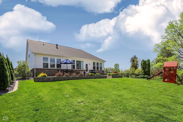 702 Whispering Oaks Drive, Carmel, IN 46032