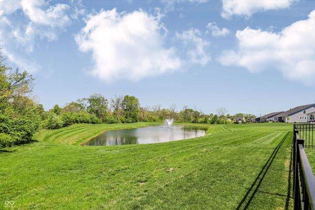 702 Whispering Oaks Drive, Carmel, IN 46032