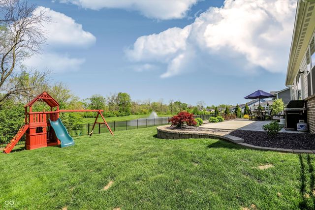 702 Whispering Oaks Drive, Carmel, IN 46032