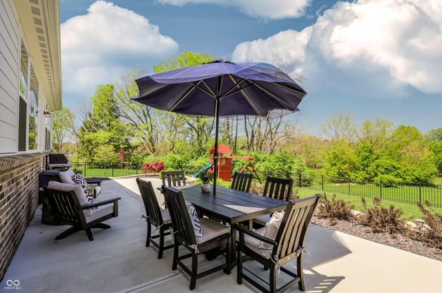 702 Whispering Oaks Drive, Carmel, IN 46032