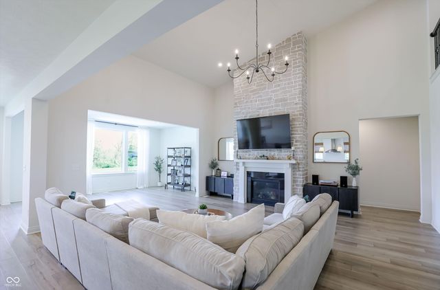 702 Whispering Oaks Drive, Carmel, IN 46032