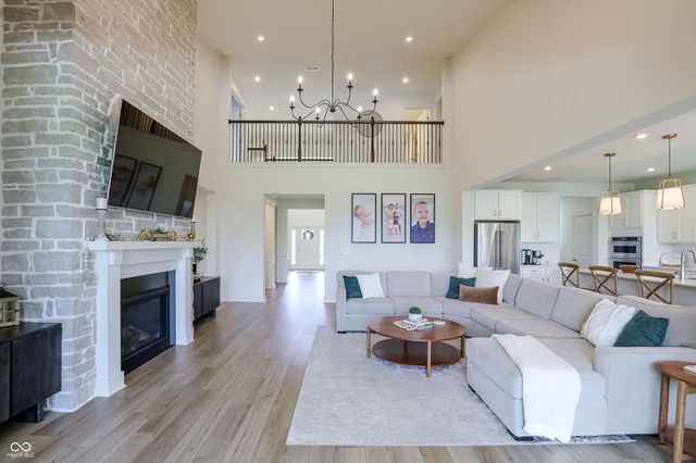 702 Whispering Oaks Drive, Carmel, IN 46032
